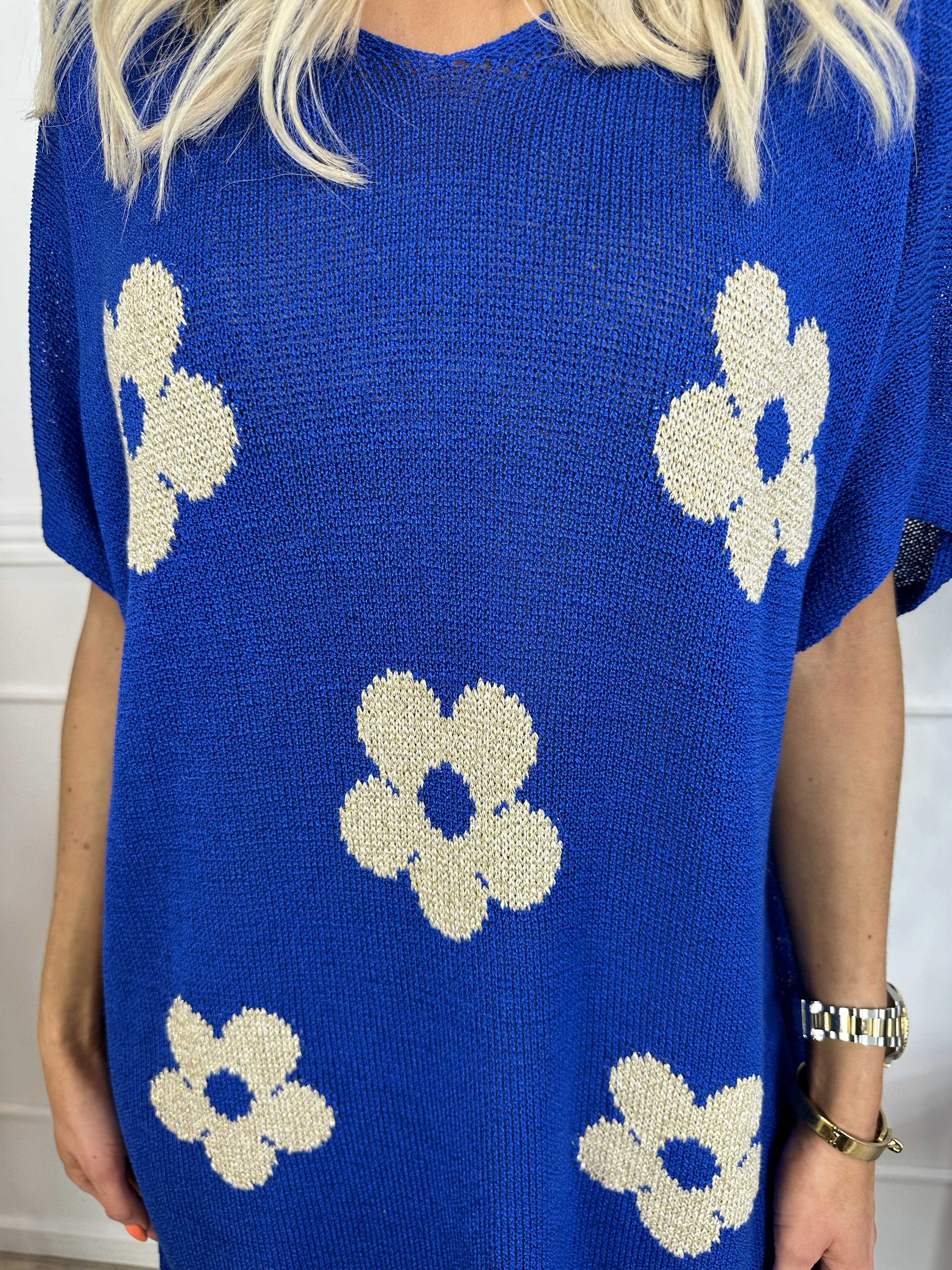 Emine - Söt stickad klänning med kort ärm och blommor och glittriga trådar